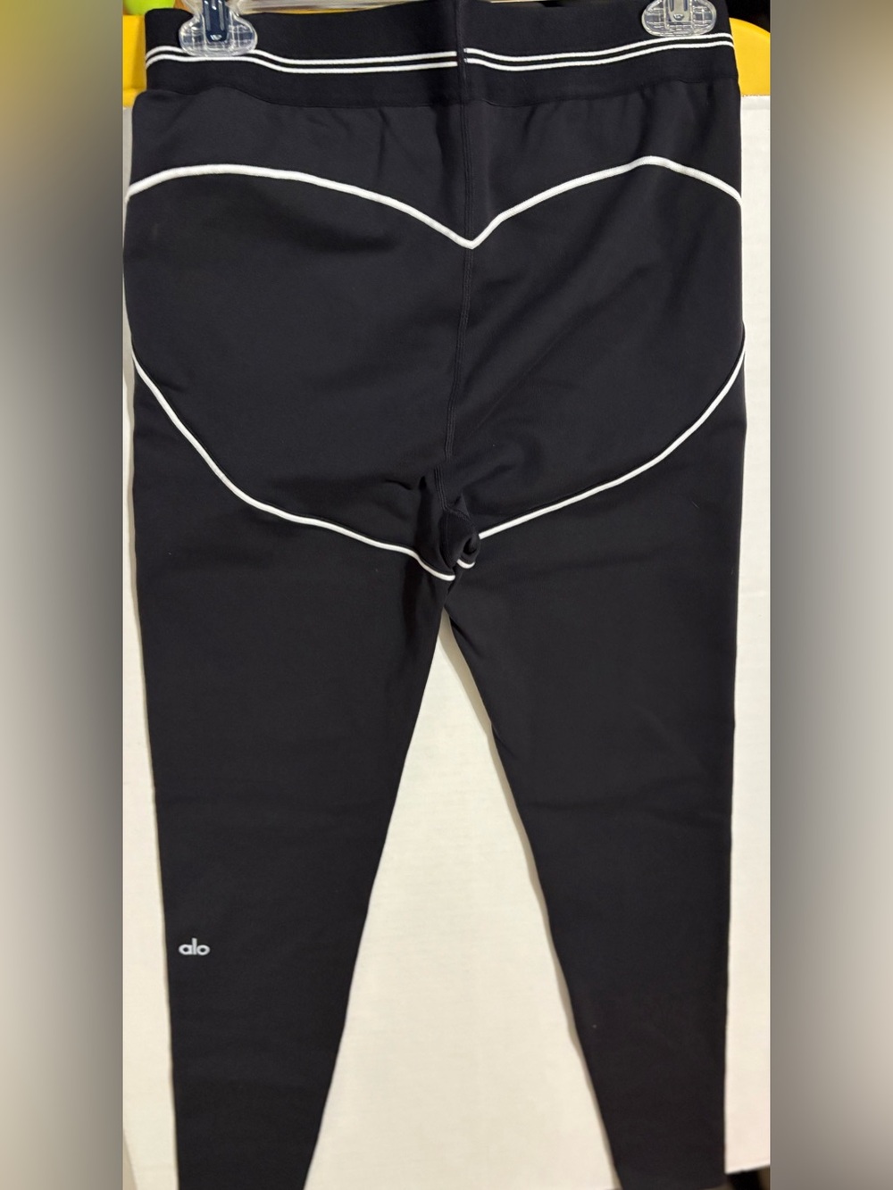 New nwt Alo yoga heart throb leggings black white large authentic